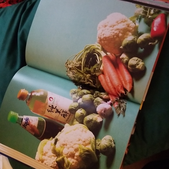 💚 Lucky Peach Power Vegetables hardcover cookbook / art book NEW Meehan - Picture 3 of 7